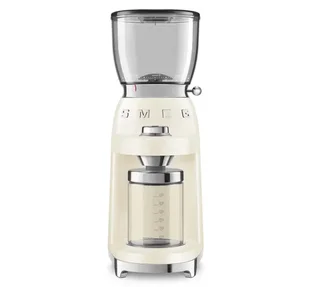 Кафемелачка SMEG CGF11CREU в цвят Crème, вдъхновена от дизайна на 50-те.