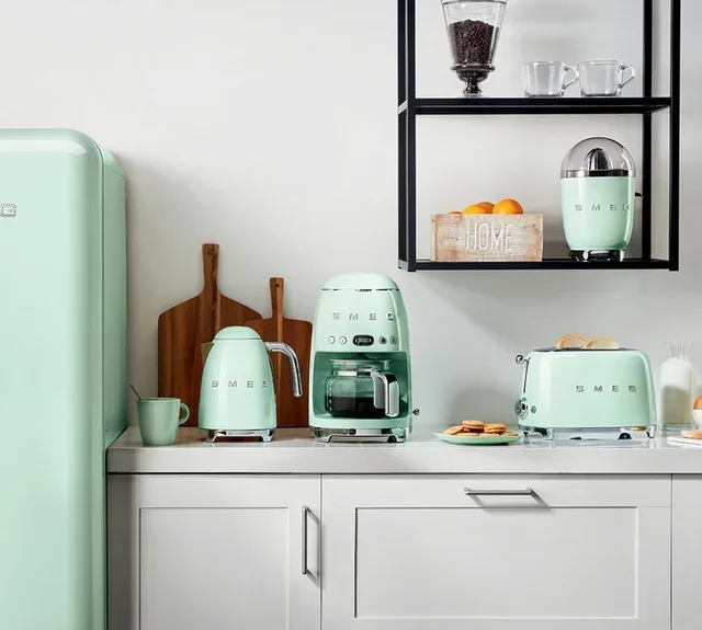 SMEG DCF02PGEU Filter Coffee Machine - Sea Green Programmable + Free Gifts