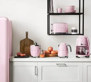 SMEG DCF02PKEU Rose Programmable Filter Coffee Maker + Free Gifts