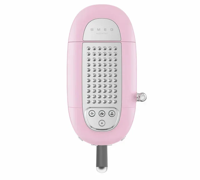 Vaaleanpunainen SMEG ECF02PKEU espressokone, 1950-luvun vintage-tyylillä.