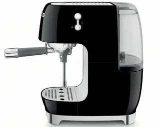 Macchina da caffè espresso SMEG ECF03BLEU, colore nero, con funzione per la preparazione del caffè a freddo (cold brew)