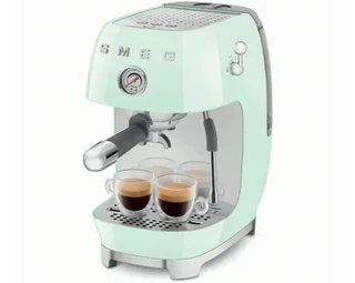 Macchina per caffè espresso SMEG ECF03PGEU, colore verde, con funzione Cold Brew.