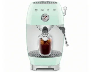 Macchina per caffè espresso SMEG ECF03PGEU, colore verde, con funzione Cold Brew.