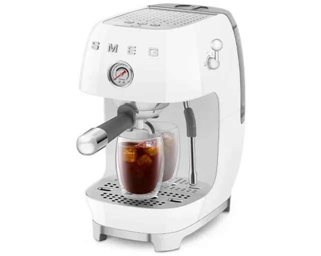 Macchina da caffè espresso SMEG ECF03WHEU, colore bianco, con funzione Cold Brew