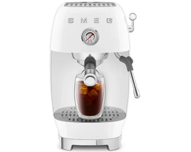 Macchina da caffè espresso SMEG ECF03WHEU, colore bianco, con funzione Cold Brew