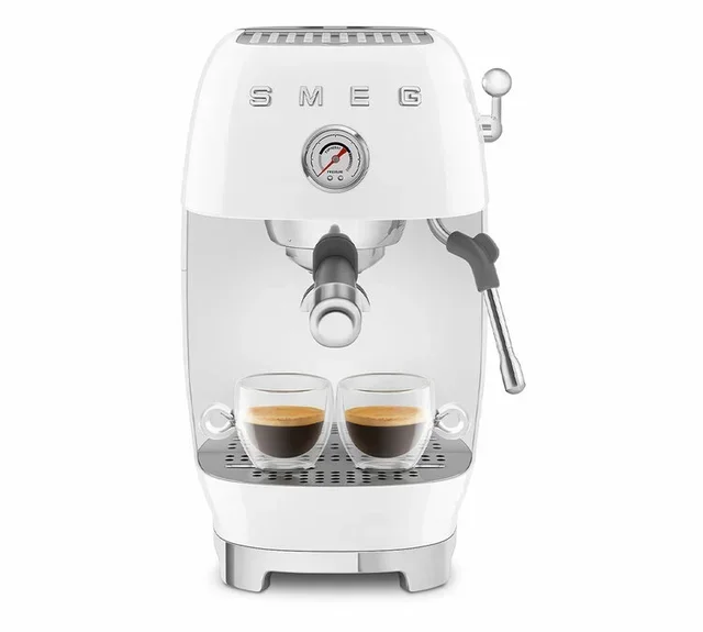 Macchina da caffè espresso SMEG ECF03WHEU, colore bianco, con funzione Cold Brew
