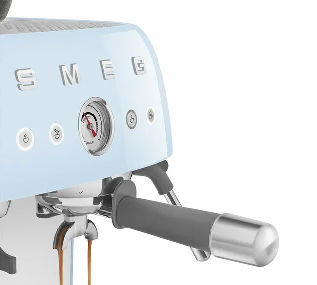 Cafetera espresso SMEG EGF03PBEU Azul Cielo Estilo Años 50 con molinillo incorporado