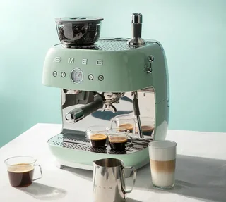 Máquina de espresso SMEG EGF03PGEU Verde agua años 50 con molinillo integrado