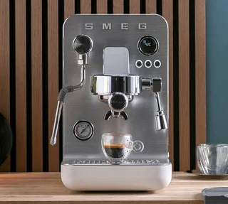 SMEG EMC02WHMEU White Manual Espresso Machine