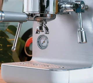 SMEG EMC02WHMEU White Manual Espresso Machine