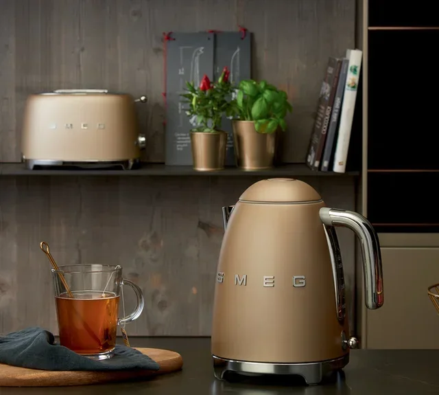 Bouilloire SMEG KLF03CHMEU Or mat - 1.7L