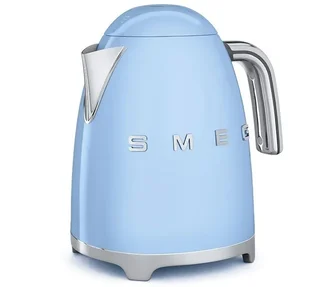 Bollitore SMEG KLF03PBEU, colore blu azzurro, capacità 1,7 litri.