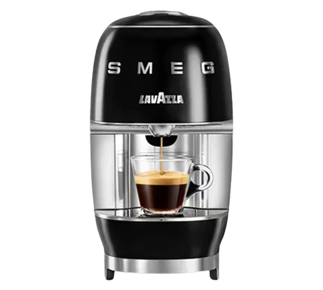 Macchina per capsule A Modo Mio Smeg LM 200, colore nero, di LAVAZZA + offerta speciale.