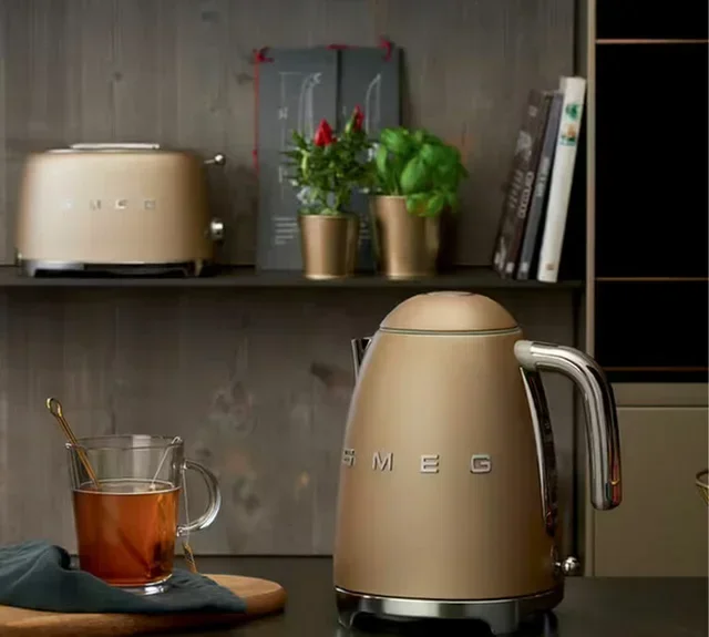 SMEG Matte Gold Breakfast Duo: TSF01CHMEU Toaster &amp; KLF03CHMEU Kettle