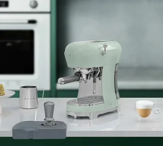 SMEG Sea Green Espresso Machine ECF02PGEU 50s Style