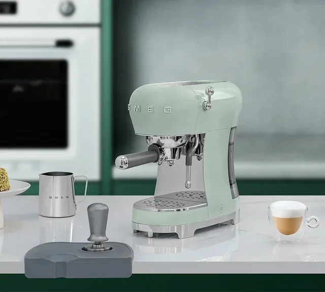SMEG Sea Green Espresso Machine ECF02PGEU 50s Style