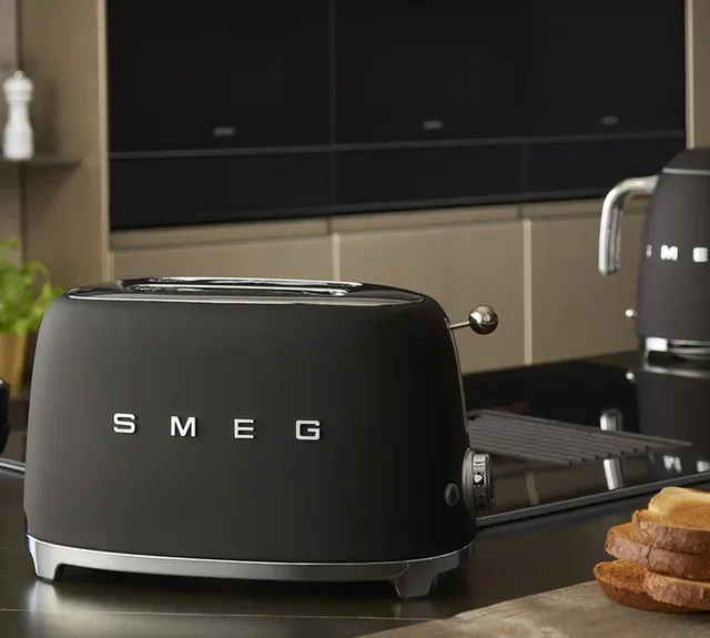 Smeg Broodrooster TSF01BLMEU - 2 Sneetjes - Mat Zwart