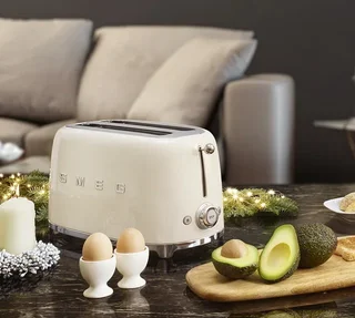 SMEG TSF02CREU Brödrost 4 skivor - Krämfinish