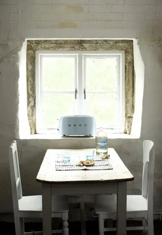 SMEG TSF02PBEU 4-Slice Toaster - Pastel Blue