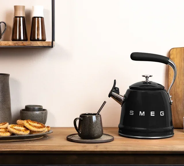 Bollitore Fischiante SMEG WKF01BL 2,3 L