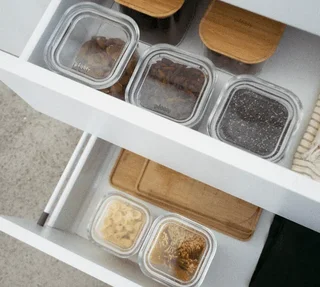 Caixa Quadrada de Vidro para Armazenamento 2,2L - PEBBLY