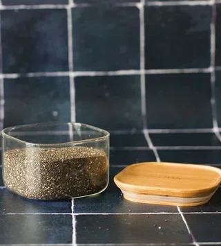 Boîte carrée de conservation PEBBLY – verre et bambou – 500 ml