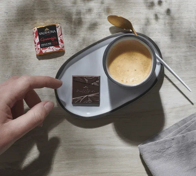 VALRHONA Guanaja Dark Chocolate Squares - 1000g