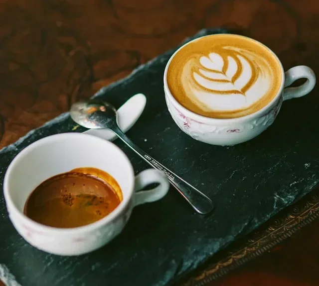 Whole Bean Coffee 250g - J'ai deux amours - CAFÉ LOMI Roast